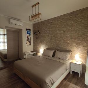Tizzy Apartment & Rooms